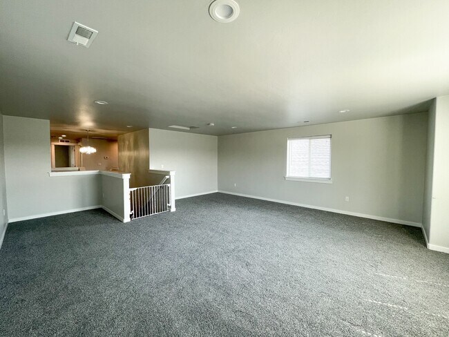 Building Photo - 11473 Baserri Dr