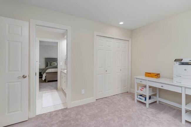 Building Photo - 4Bd/3.5Ba Issaquah Home