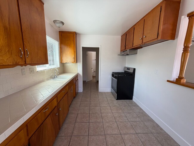 Building Photo - 820-824 W Palmyra Ave