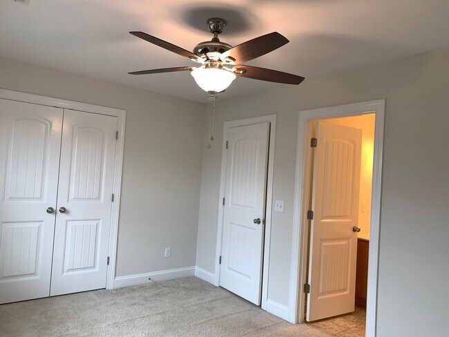 Building Photo - PRIME LOCATION, 3 Bedrooms Suites Apex TH Near HWY, Schools, Shops and Community Amenities!