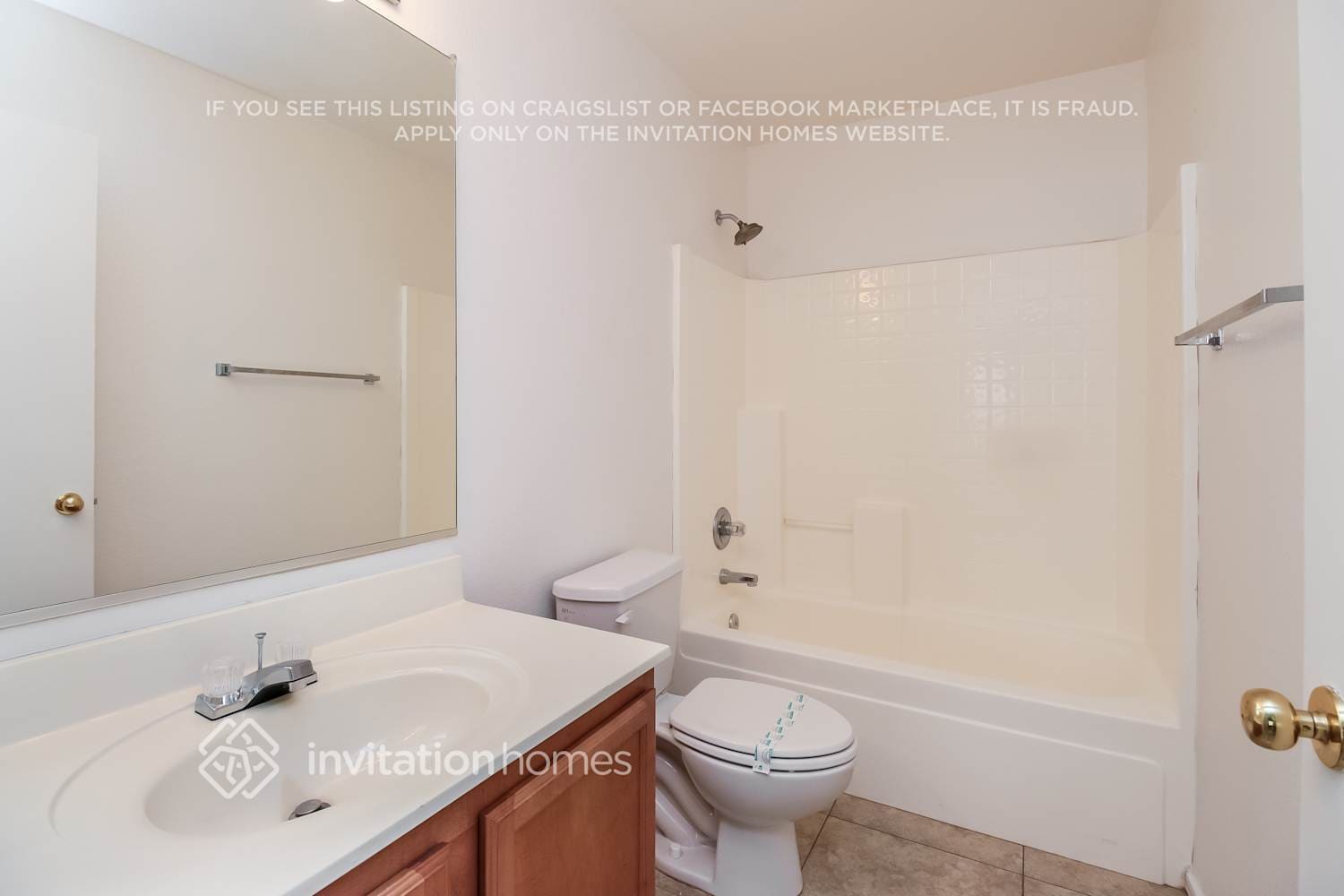 Building Photo - 8852 E Plana Ave