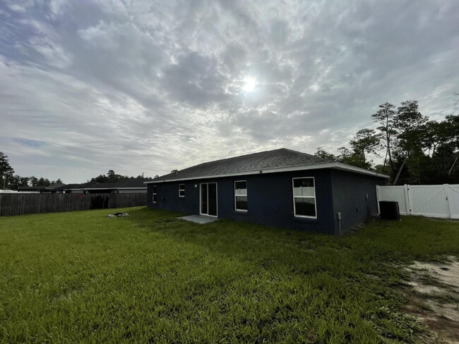 Building Photo - Move-In Ready! Beautiful 3BR/2BA with New Flooring & Fresh Paint