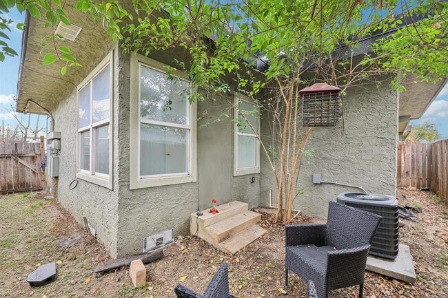 Building Photo - 4302 Harmon Ave