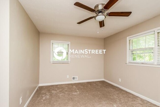 Building Photo - 3 Bedroom Pet-Friendly Home in Lithonia, GA with Main Street Renewal