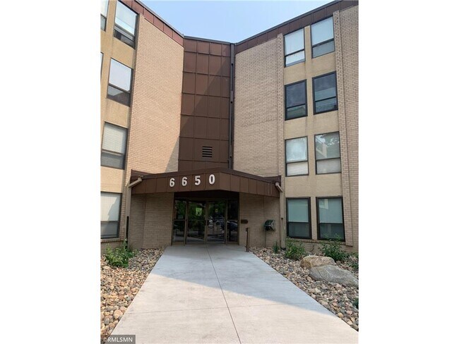 Building Photo - 6650 Vernon Ave S