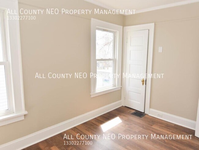 Building Photo - 1224 W Clifton Blvd