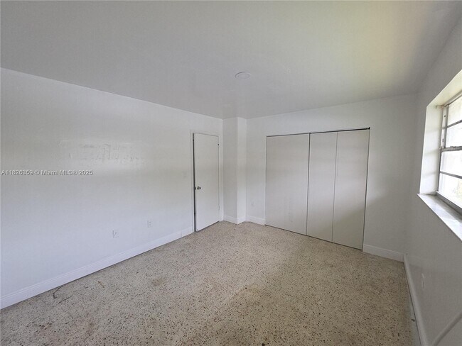 Building Photo - 3101 NW 22nd Ave