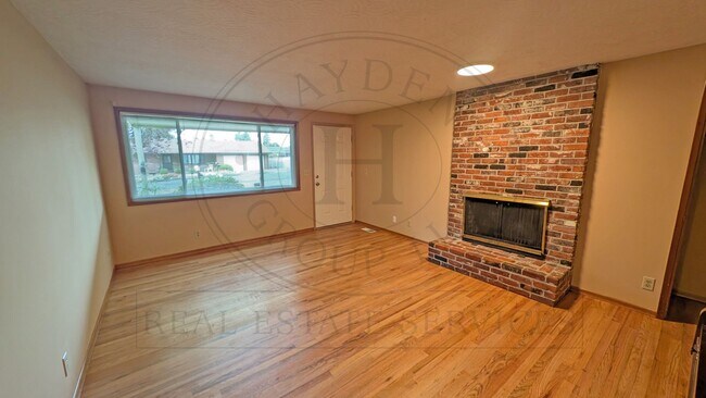 Building Photo - 15166 SE Topaz Ave