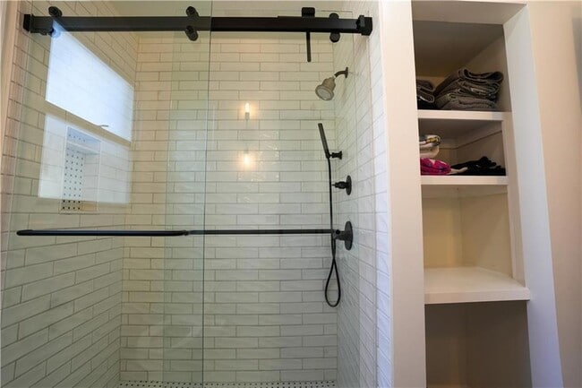 Building Photo - 4222 Vincennes Pl