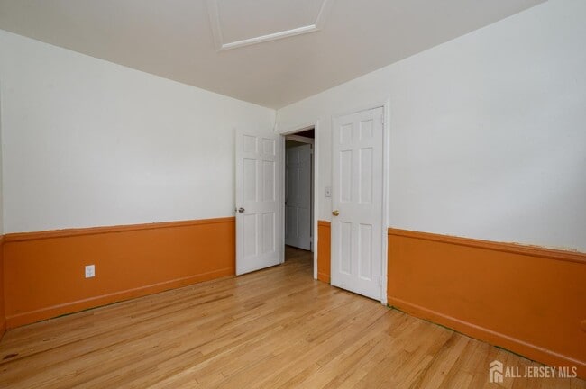 Building Photo - 2062 Elizabeth Ave