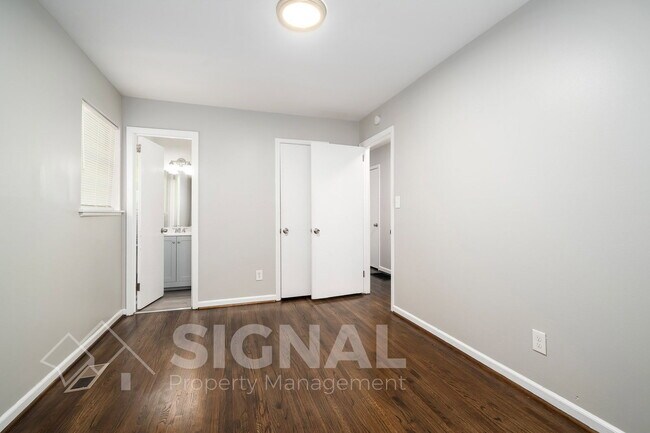 Building Photo - 5114 Beacon Dr