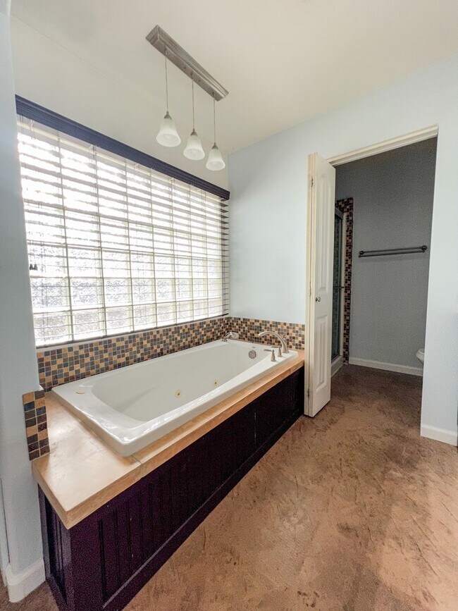 Building Photo - A Beautiful 2 Bedroom Home with Office and 2 Bonus Room