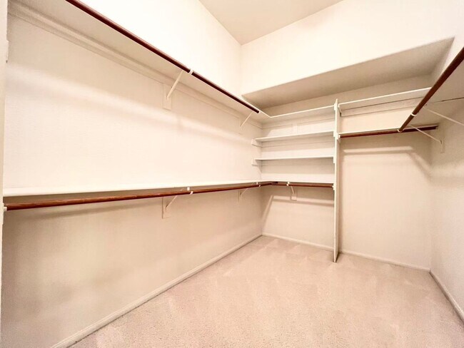 Building Photo - 2105 Eaglepath Cir