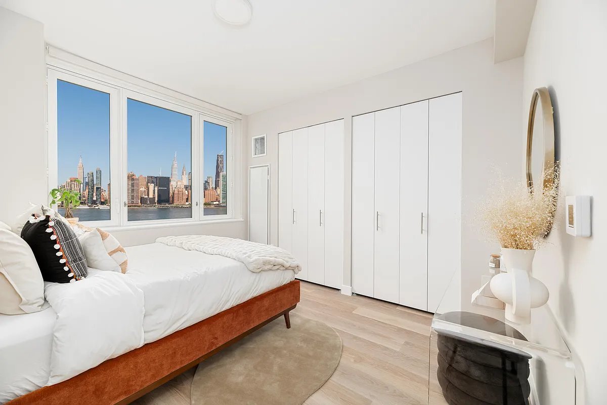 Building Photo - 5-09 48th Avenue