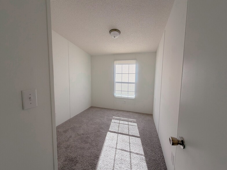 Building Photo - 2111 Harristown Rd