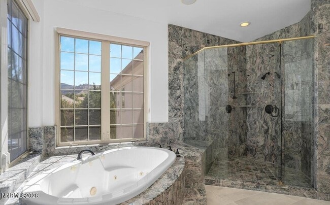 Building Photo - 4690 Aberfeldy Rd