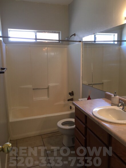 Building Photo - 3001 W Hampshire Ct