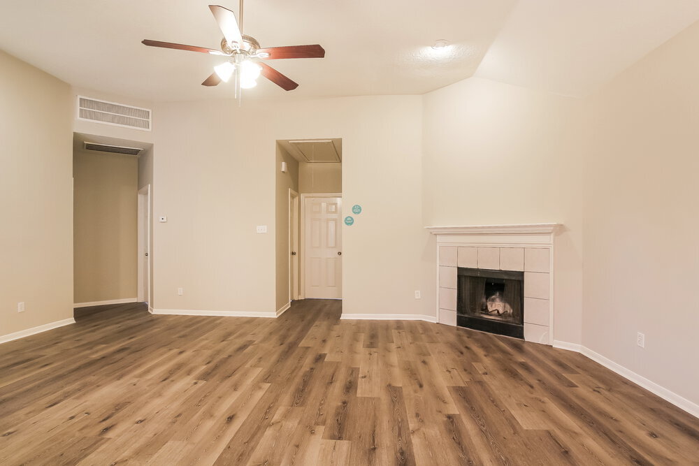 Building Photo - 6615 Bluebottle Ln