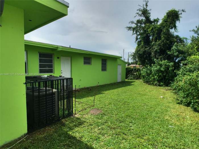 Building Photo - 1210 NW 57th St