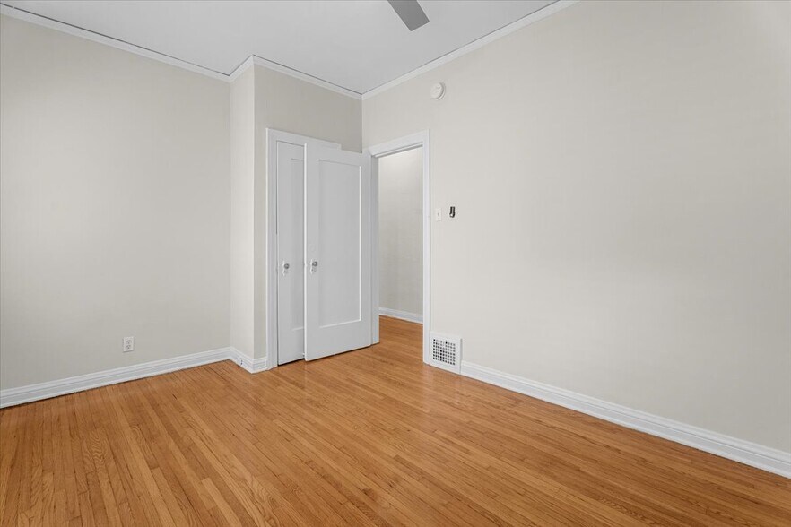 Building Photo - 429 N Gardner St
