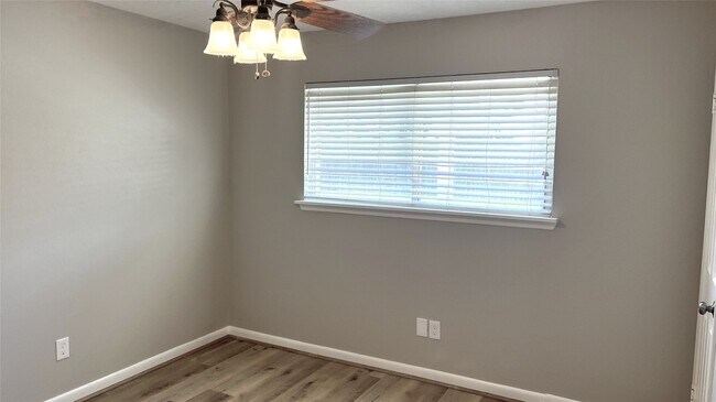 Building Photo - 9959 El Chaco Dr
