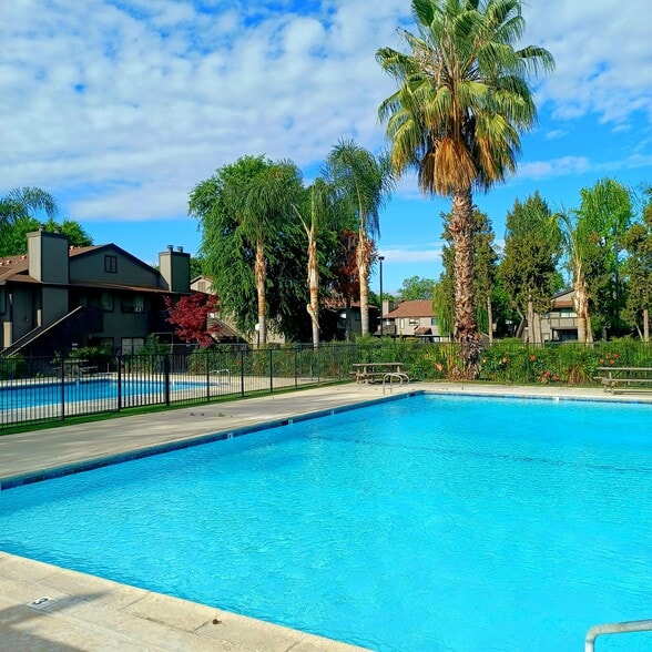 Sparkling Swimming Pools - 1190 S Winery Ave