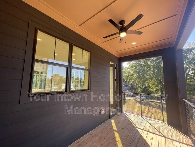 Building Photo - 1135 West Marietta St NW