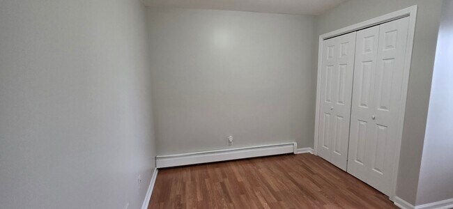 Building Photo - 678 Savin Ave
