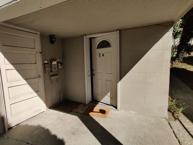 Building Photo - Rental -- Queen Anne