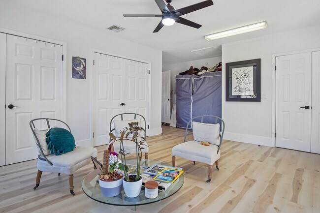 Building Photo - Ranch on 6 Acres