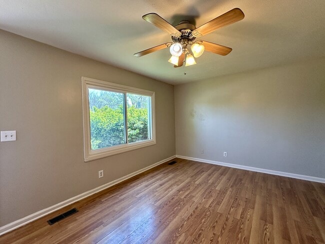 Building Photo - 2415 S Mosley