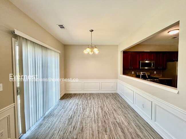 Building Photo - 170 Finchley Dr