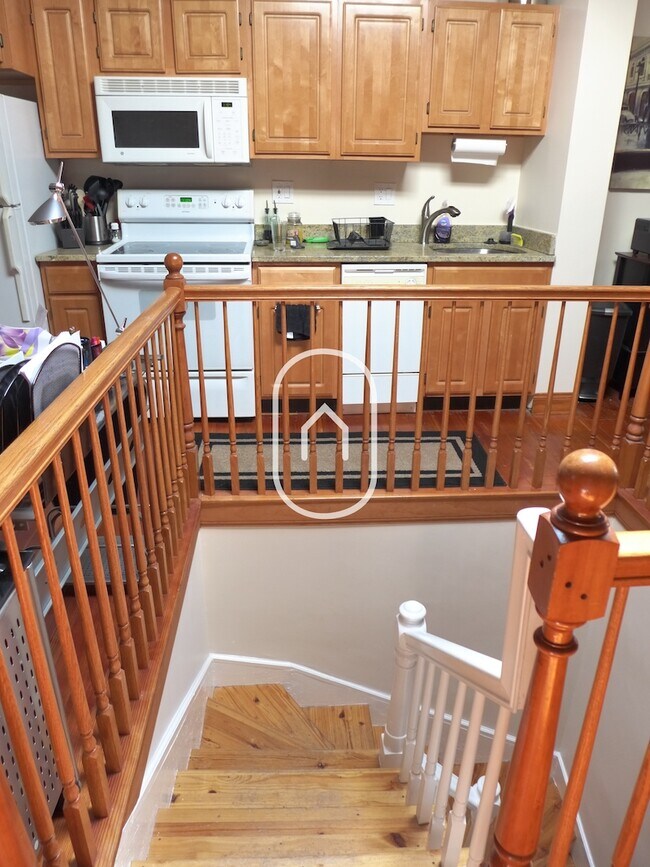 Building Photo - 49 Delle Ave