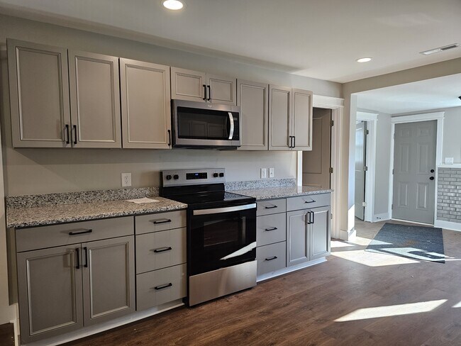 Building Photo - 2113 Delview Rd