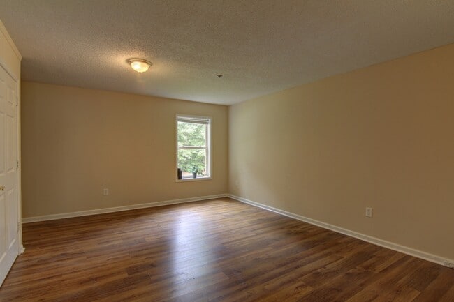 Building Photo - 1850 Cedar Shoals Dr