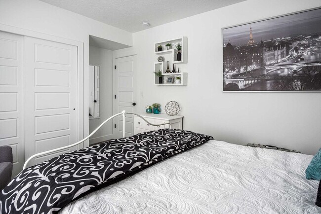 Building Photo - 2273 N Elderberry Dr