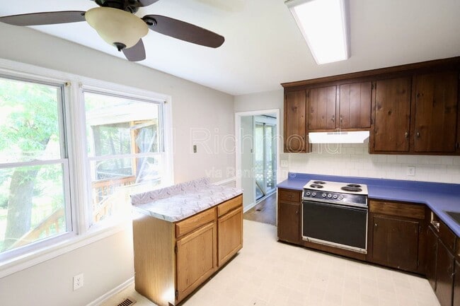 Building Photo - 2605 Seacliff Cir