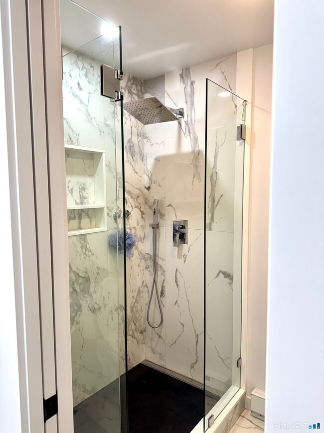 Building Photo - 25 Padanaram Rd