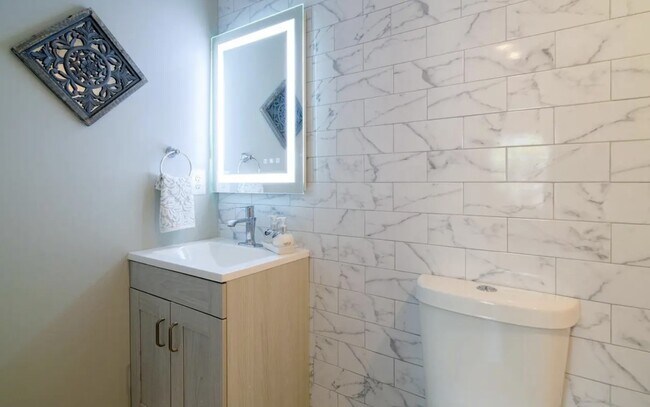 Building Photo - 4410 16th St NE