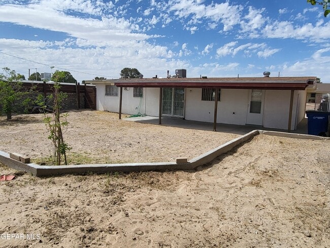 Building Photo - 302 Limonite Cir