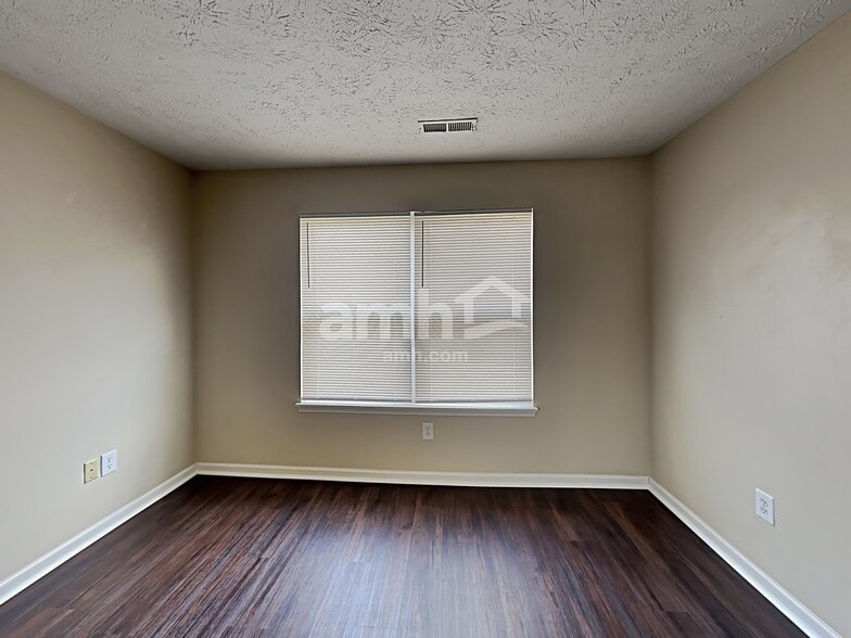 Building Photo - 7276 Burlat Ln