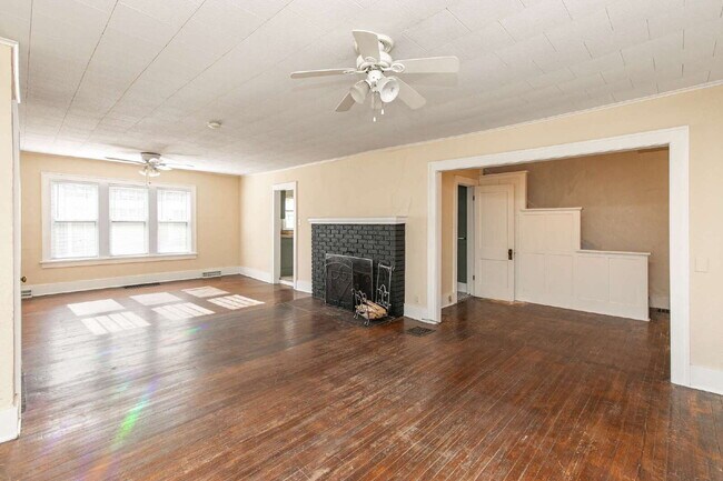 Building Photo - 1020 28th St