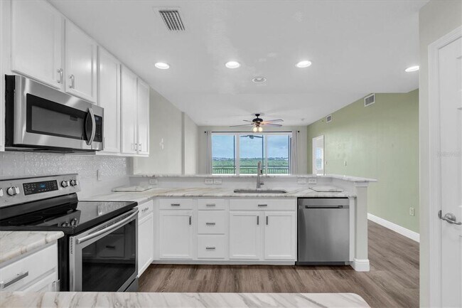 Building Photo - 7296 Marathon Dr