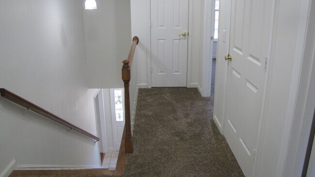 Building Photo - Well-kept 3 bedroom 2 1/2 bath home in the heart of Clemmons