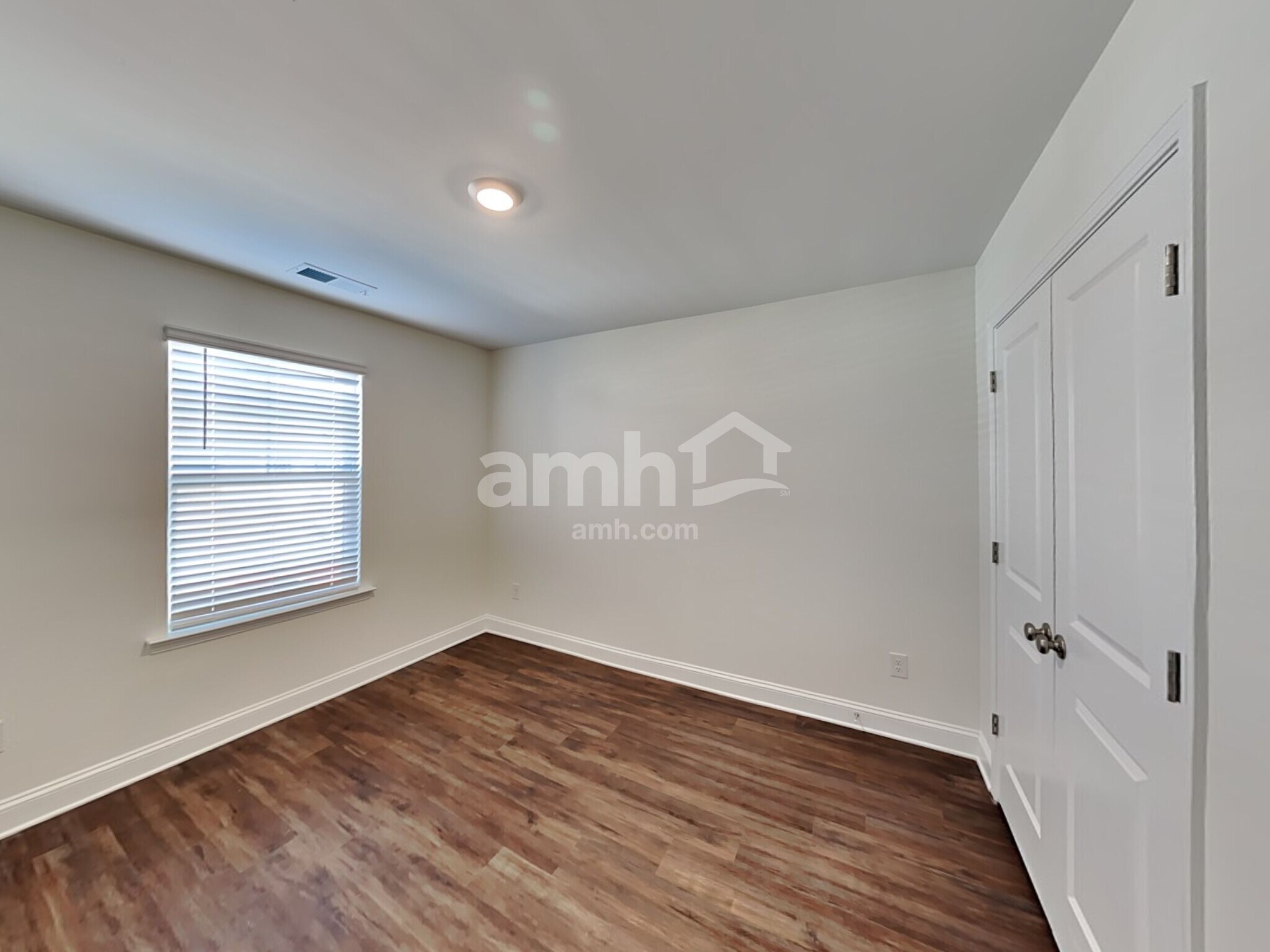 Building Photo - 624 Rivermist Dr