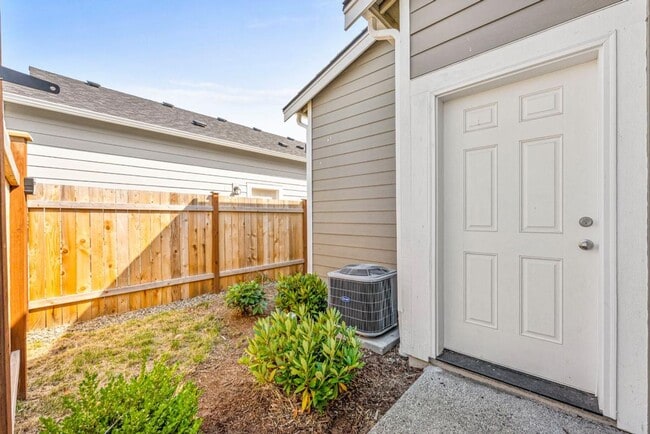 Building Photo - Modern Yelm Home Near JBLM | 3 Bed, 2.25 B...