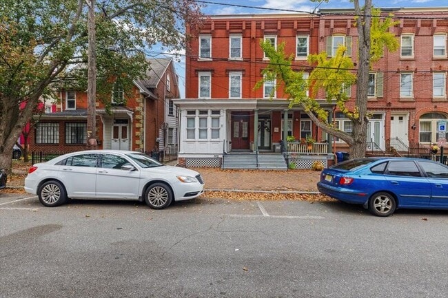 Building Photo - 329 E Union St