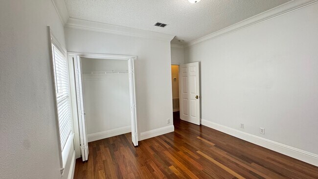 Building Photo - 1040 Nash Dr