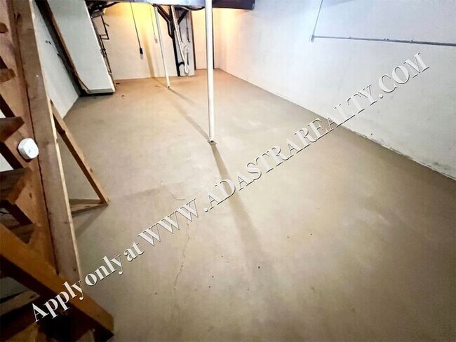 Building Photo - MOVE IN SPECIAL!!! Spacious Duplex in Lee's Summit-Available NOW!! MOVE IN SPECIAL $300 OFF 2nd M...