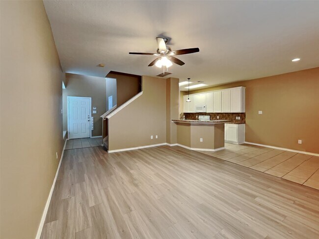 Building Photo - 6220 Stoney Creek Dr